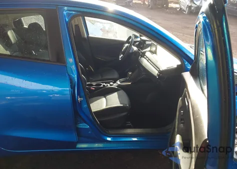 2017 Toyota Yaris Ia z USA, uszkodzony, nr VIN 3MYDLBYV0HY186422